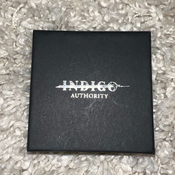 Indigo Authority rose quartz necklace - Picture 2 of 2